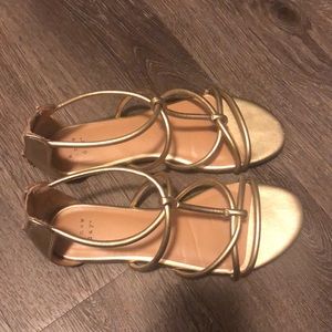 Gold sandals that are must for summer!